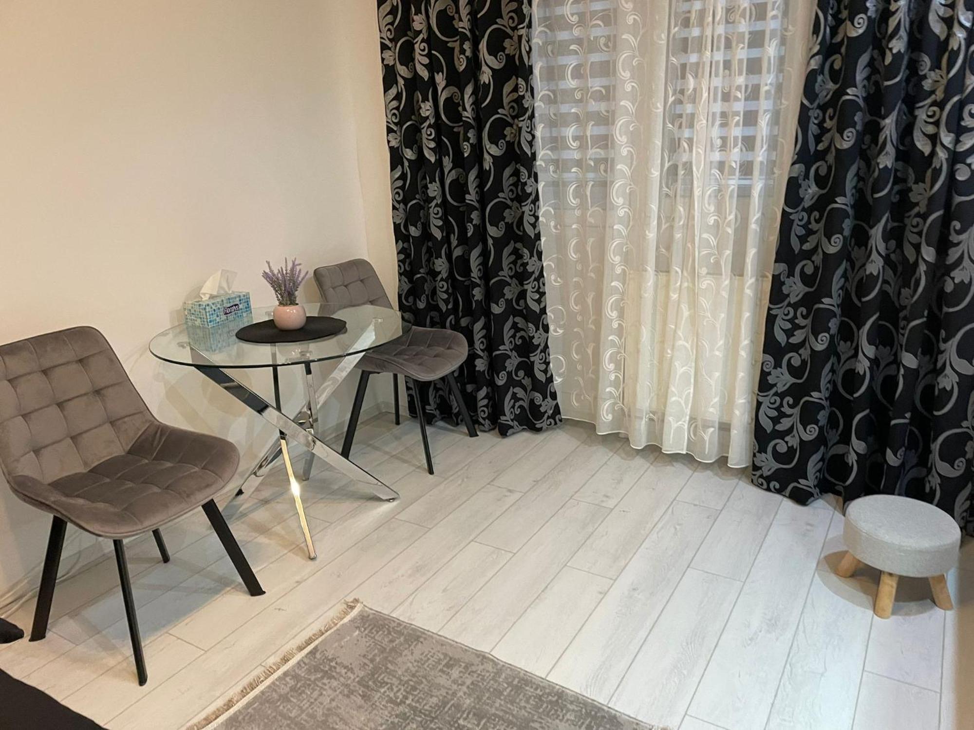 Fancy Studio Arena Nationala Boekarest Buitenkant foto